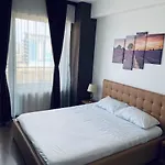 Summerland Apartment Lake & Sea View