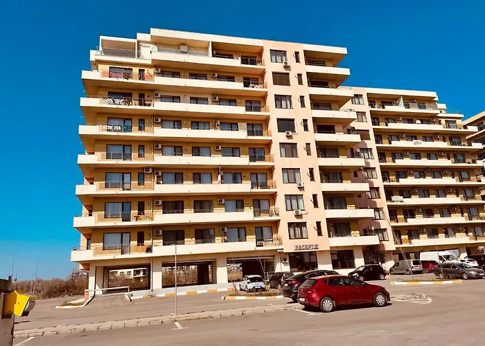 Summerland Apartment Lake & Sea View