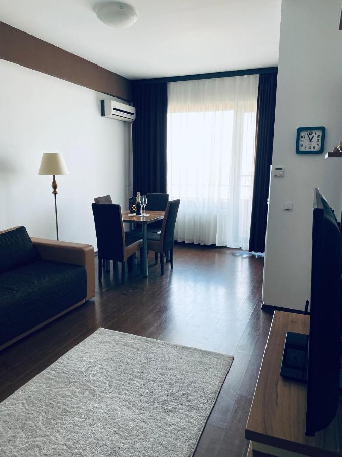 Summerland & Sea View Apartment