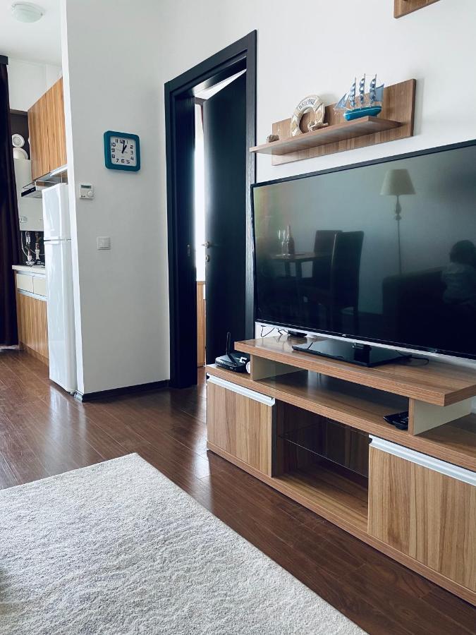 Summerland & Sea View Apartment