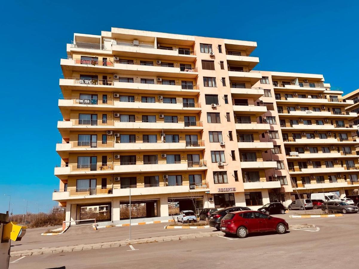 Summerland & Sea View Apartment